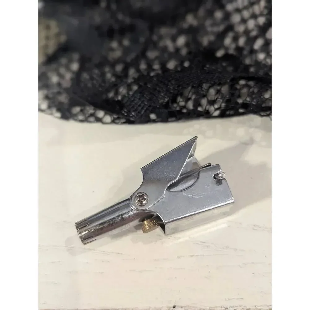 VINTAGE Chadwick Miller Rotary Nose Clipper!